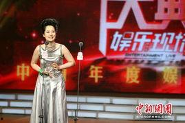 娱乐吃瓜女艺人加戏,吃瓜女艺人华丽加戏，揭秘幕后故事